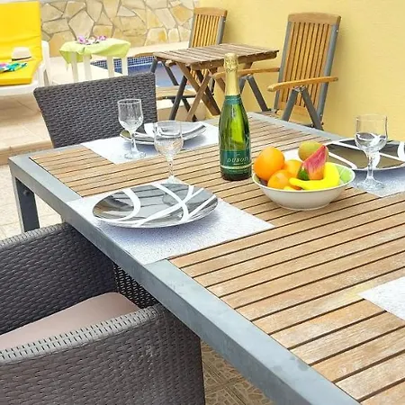 Da Sueno, Private Heated Pool كالاو سالفاجي