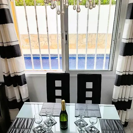 Da Sueno, Private Heated Pool فيلة