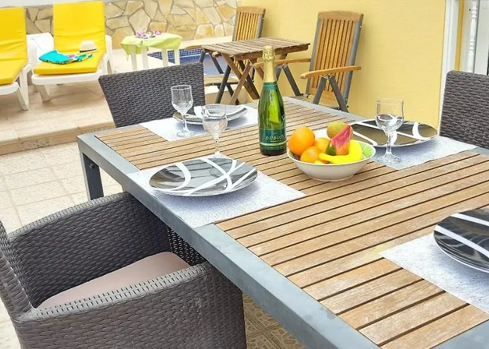 Da Sueno, Private Heated Pool كالاو سالفاجي